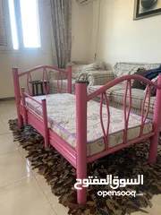  1 سرير أطفال + دولاب