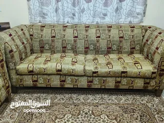  7 طقم كنب بحاله جيده خشب سويد 5سم