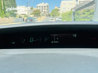  12 تويوتا بريوس2014 فحص كامل ماشيه 120000mفقط استخدام شخصي مالك واحد بحالة الوكالة للبيع من المالك
