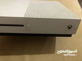  1 Xbox one s مع كنترولر xbox series x