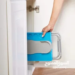  6 طاولة رفع القدم لوضع المناكير وتقليم الاظافر براحه اكثر مع مروحه تجفيف فوري و اضاءة تنشيف وعدسه مكبر