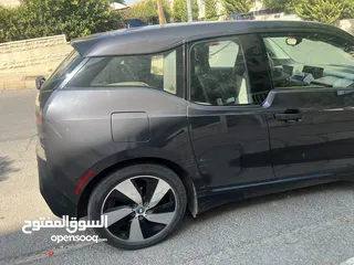 15 BMW i3 2014 REXسيارة للبيع بحالة ممتازة لون مميز
