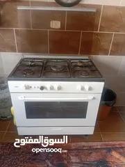  1 غاز للبيع لون ابيض مستعمل خمس عيون
