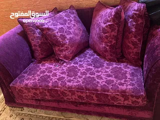  3 طقم كنب مع سجاده وطاولات للبيع وملحقات أخرى