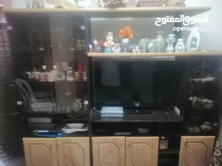  4 ستاندات حديد شبه جديد قابل للتفاوض