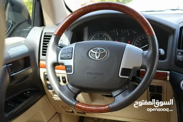  17 تويوتا لاند كروزر gxr v6 2013 بحالة الوكالة فل اوبشن للبيع