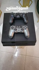  1 PS4 in an excellent condition. جهاز PS4 في حالة ممتازة