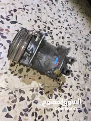  10 كراسي فولفو 240 و بخاخ مواسير و زجاج و قطع اخرى كثيره للبيع المستعجل