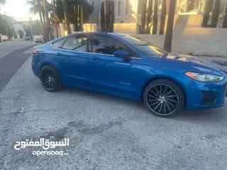  1 فورد فيوجن 2019 se جمرك حديث لم تعمل تطبيقات مالك اول للسياره فحص 4 جيد لون مميز كحلي