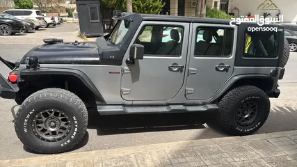  6 قابل البدل Jeep Wrangler- low mileage- mint condition- تعديل كامل اصلي