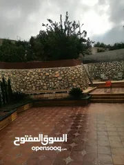  4 منزل شبه فيلا للبيع