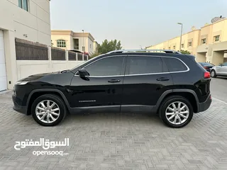  5 Jeep Cherokee Limited  V6 3.2L  2017  GCC Specs  Full Option