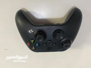  4 Xbox series X controller يد اكس بوكس سيرس اكس مستعمل مرة واحدة فقط السعر قابل للمفاوضة