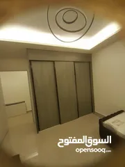  4 فلتين ملتسقات للبيع