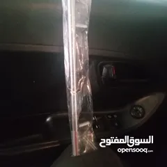  1 أيادي معدنية