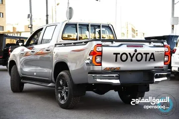  8 موديل 2023 Toyota Hilux لون سلفر اطارات المنيوم