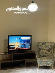  4 شقة مفروشة للإيجار طابق أرضي بام السماق 300 م داخلي 170 م وترس امامي 30 م وحديقة 100م