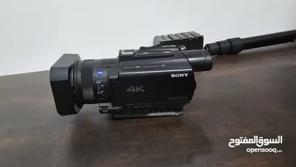  1 عدة تصوير فيديو مستعملة بحالة ممتازة و بسعر مغري