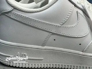  11 حذاء Nike Air Force 1 أبيض جديد – مقاس 43