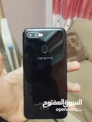  1 Oppo a5s جديد  ومعا شاحن مساحه32رام3