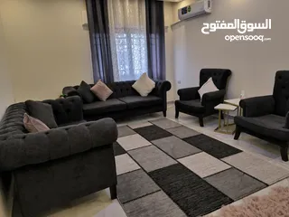  4 شقة جميلة جدا وذات موقع حيوي