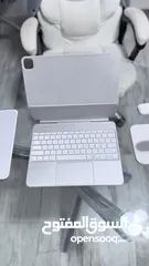  10 Apple Magic Keyboard for Apple iPad Pro 13” M4 - بحالة وكالة وفي ادنى سعر فالأردن بسعر مغري جداً