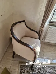  3 كراسي كبيره  صالون مفرده بألوان مختلفه  للبيع