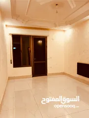  9 شقه‎ فارغه للبيع او للايجار سنوي في مرج الحمام شارع الامير محمد بجانب مسجد الربوه