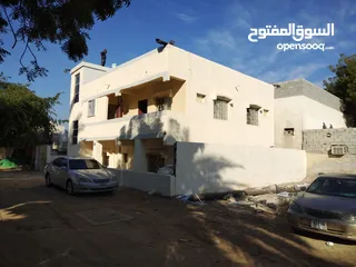  1 بيت عربي مؤلف من 8 غرق 2 صاله 4 حمام للايجار في عجمان سكن عائلي