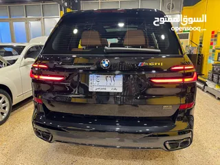  7 BMW X7 M60i