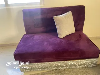  2 طقم كنب خليجي 12 مقعد لون بنفسجي  وخمس مراكي وخمس زوايا لون رمادي