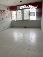 9 محل تجاري مميز للبيع خلف فندق الفور سيزونز