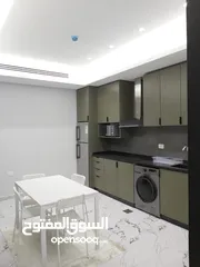  4 شقة جديدة مفروشة للايجار غرفة نوم نظام فندقي خمس نجوم في شارع المدينة