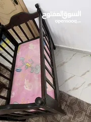  2 تخت بيبي بحالة جيدة الصلاة عالنبي