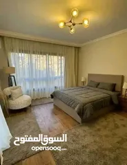  3 شقه للبيع في كمبوند هايد بارك دقايق من الجامعه الأمريكية Hyde park