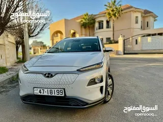  10 هونداي كونا  كهرباء  بالكامل لون ابيض دهان المصنع سبعة جيد  مرخصة  تقطع مسافة 500 كم بالشحنة