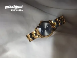  2 ساعة Tissot T-Wave نسائية أصلية ذهبي حجم S (30 ملم) Quartz مستعملة – نابلس