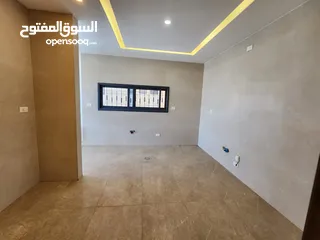  9 شقة فارغة للبيع في تلاع العلي - ref : 14647