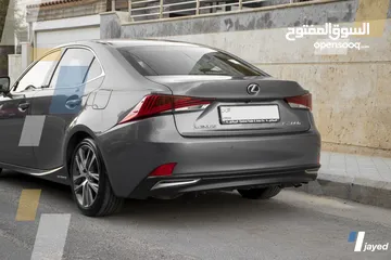  11 Lexus IS300H 2018 - للبيع
