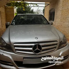  1 سيارة مرسيدس للبيع