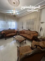  2 طقم كنب  خشب زان مكون من 7مقاعد  نظيف جدا بسعر مناسب