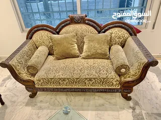  3 للبيع المستعجل لأعلى سعر بسبب السفر كنب 7 مقاعد / طاولة وسط سيكوريت متحركة / طاولة تلفزيون خشب