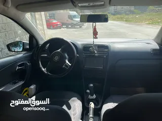  4 بولو 2011. بحالة ممتازة بسعر مغري ع الكاش ..