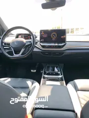  9 VOLKSWAGEN ID.4 CROZZ PRO   مع فتحه بانورما متحركة عداد 9k فقط