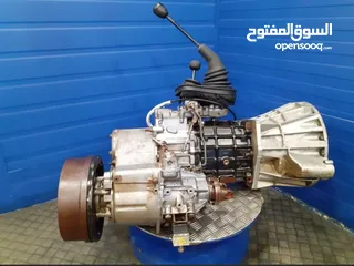  3 ماتور مرسيدس ديزل و ماتور  لاندروفر 3.9 مع قير عادي   (  رنج روفر و ديفندر و دسكفري )