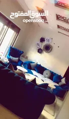  2 للبيع طقم كنب  لون نيلي منجد استعمال بسيط استخداام سنتين فقط    خشب زان قابل لتفاوض للجادين