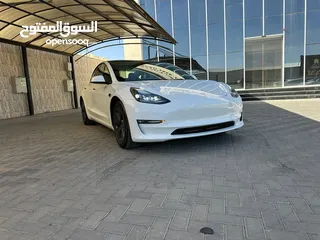  1 تسلا موديل 3