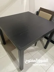  2 Table that can extend from 4 to 6 guests