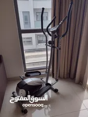  1 Elliptical crosstrainer