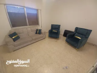  6 طقم كنب مستعمل بحالة الوكالة للبيع